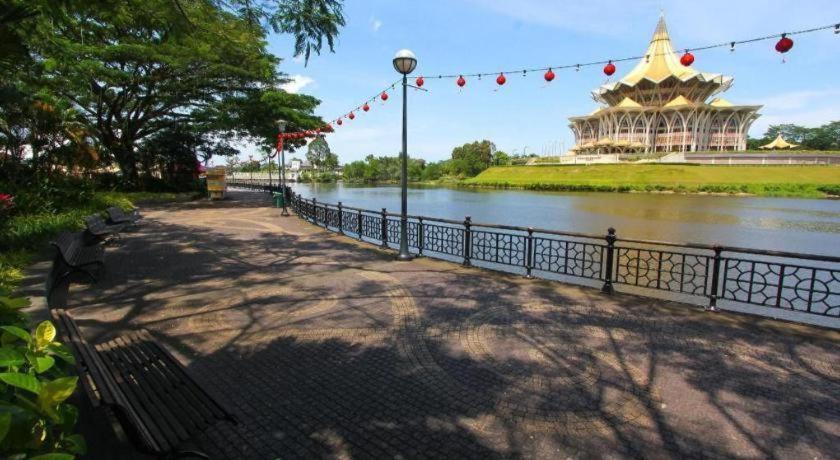 Kuok Pin Hotel Kuching Bagian luar foto